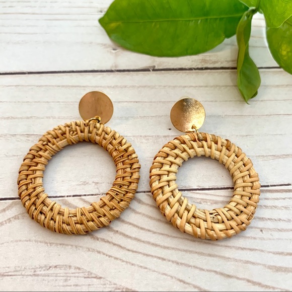 ✨3 for $20✨ wicker/ rattan style circle earrings - Picture 2 of 3